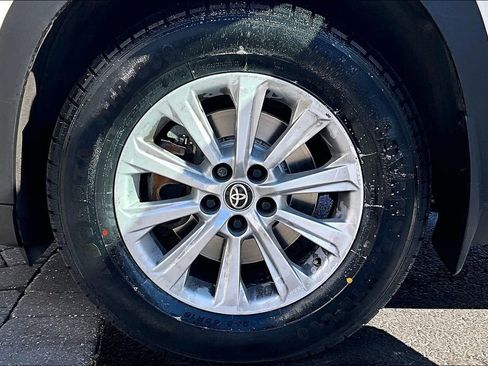 Used 2024 Toyota Grand Highlander XLE image 34