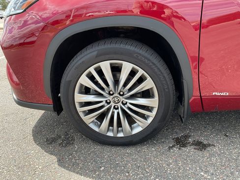 Used 2022 Toyota Highlander Limited AWD/4WD image 9