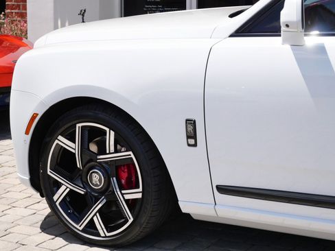 New 2026 Rolls-Royce Cullinan Black Badge AWD/4WD image 13
