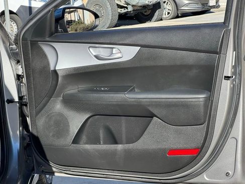 Used 2023 Kia Forte LXS image 29