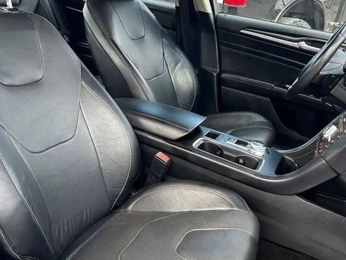 Used 2020 Ford Fusion Titanium image 6