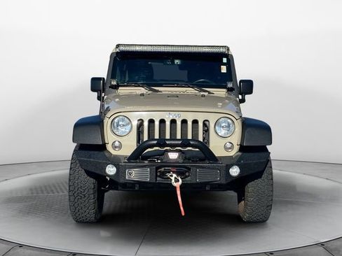 Used 2017 Jeep Wrangler Unlimited Rubicon w/ Cold Weather Group image 8