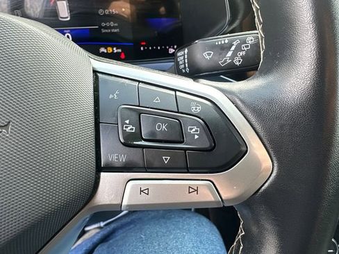 Used 2024 Volkswagen Taos SE image 34