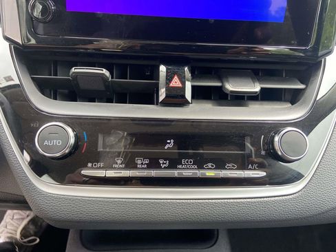 Used 2025 Toyota Corolla LE w/ Convenience Package FWD image 23
