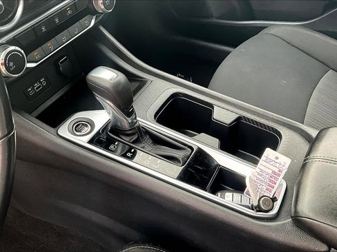 Used 2022 Nissan Sentra SV image 15