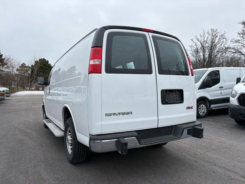 Used 2024 GMC Savana 2500 w/ Driver Convenience Package image 3