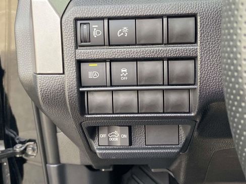 Used 2025 Toyota Tacoma TRD Sport image 25