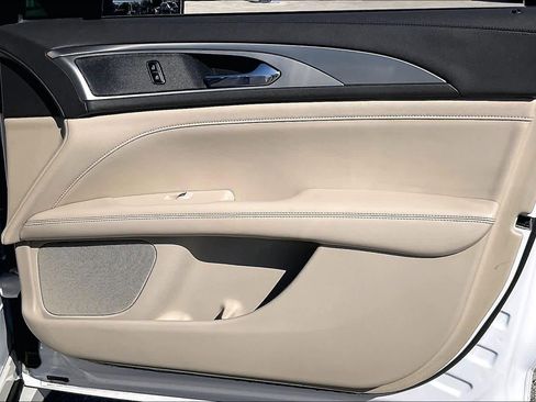 Used 2017 Lincoln MKZ Premiere image 20