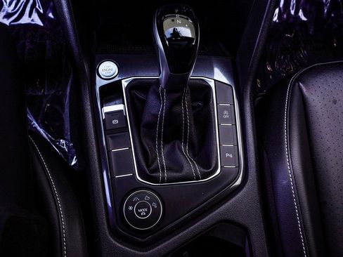 Used 2022 Volkswagen Tiguan SE R-Line image 22