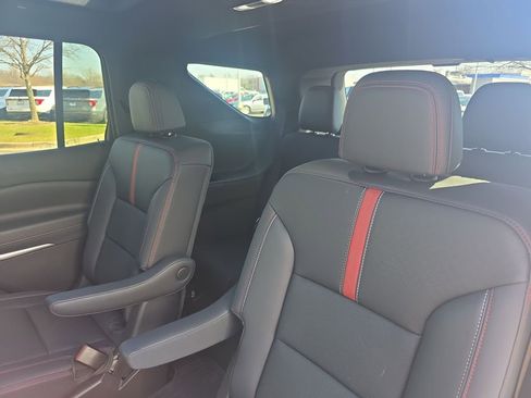 Used 2024 Chevrolet Traverse RS w/ LPO, Floor Liner Package image 43
