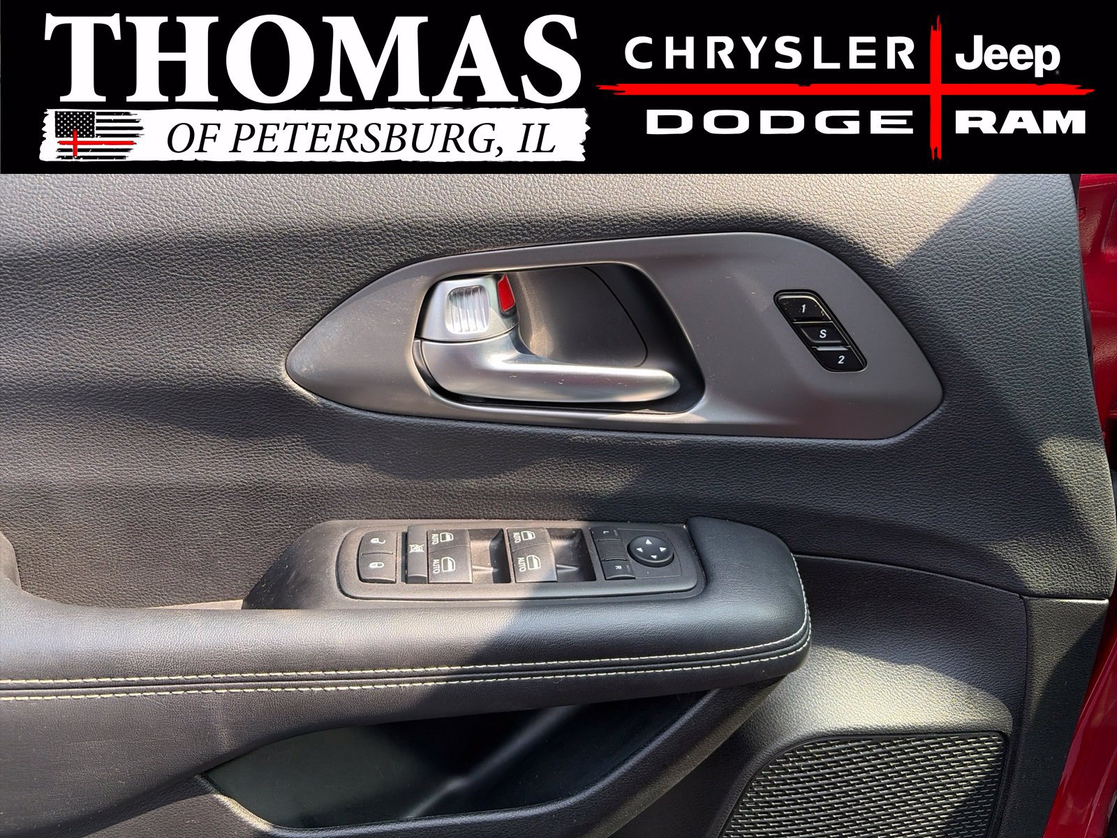Used 2025 Chrysler Pacifica Select FWD image 11