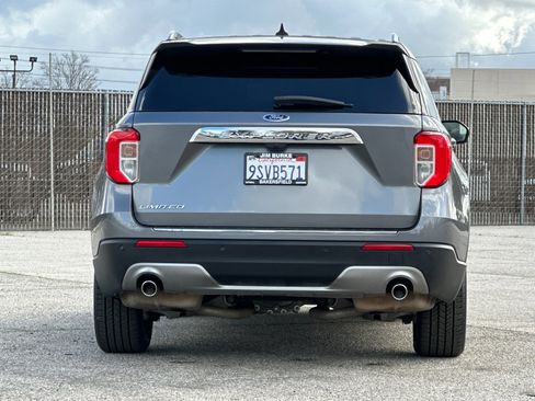 Certified 2022 Ford Explorer Limited w/ Equipment Group 301A image 5