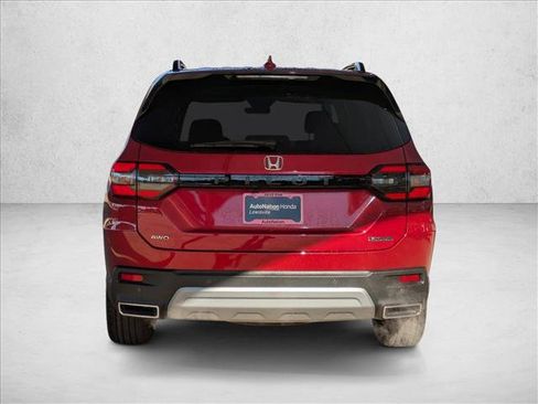 New 2025 Honda Pilot Touring image 8