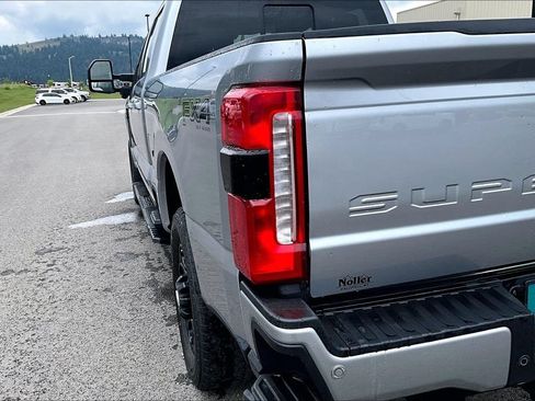 Used 2024 Ford F350 Lariat w/ Lariat Ultimate Package AWD/4WD image 31
