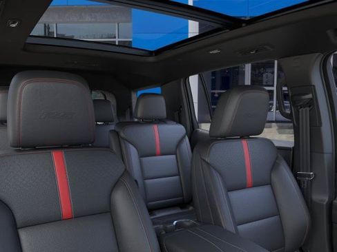 New 2026 Chevrolet Traverse RS w/ LPO, Floor Liner Package FWD image 24
