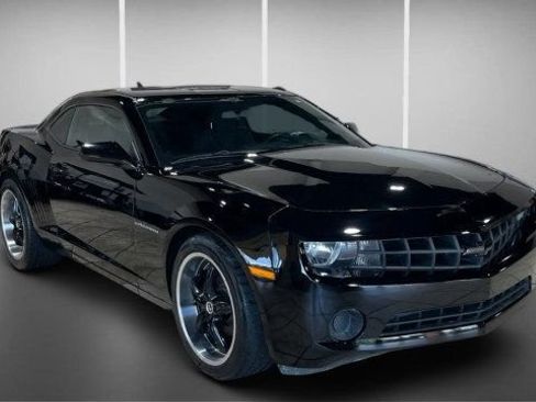Used 2013 Chevrolet Camaro LS RWD image 2