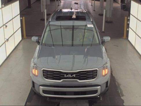 Used 2024 Kia Telluride S w/ S Sunroof Package image 8