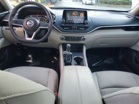 Used 2022 Nissan Altima 2.5 SV image 12
