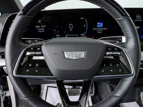 Certified 2025 Cadillac Optiq Luxury 1 AWD/4WD image 9