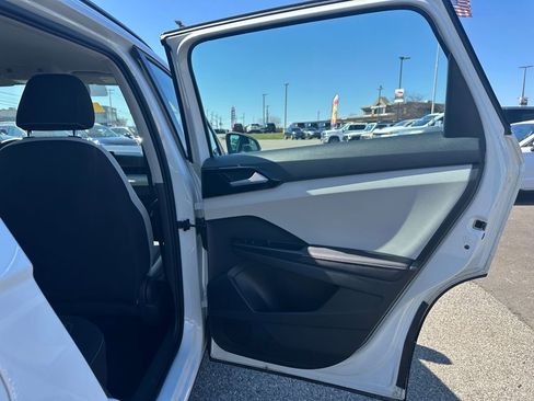 Used 2025 Volkswagen Taos S image 16