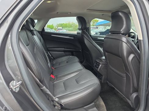 Used 2015 Ford Fusion Titanium FWD image 23