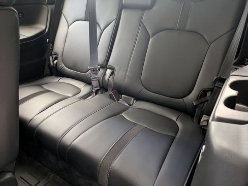 Used 2024 Honda Pilot Touring image 22