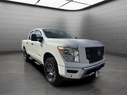 Used 2024 Nissan Titan SV w/ SV Convenience Package