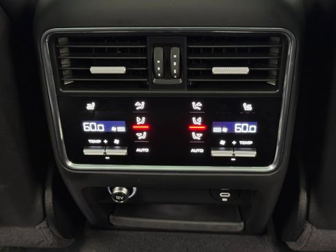 Used 2021 Porsche Cayenne Turbo S AWD/4WD image 37