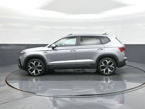 Used 2022 Volkswagen Taos SEL AWD/4WD image 4