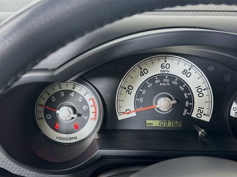 Used 2012 Toyota FJ Cruiser 2WD image 12