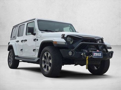 Used 2018 Jeep Wrangler Unlimited Sahara AWD/4WD image 3