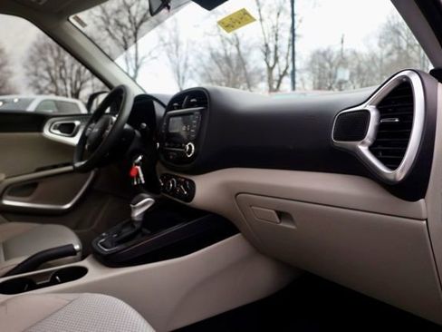 Used 2025 Kia Soul LX image 35