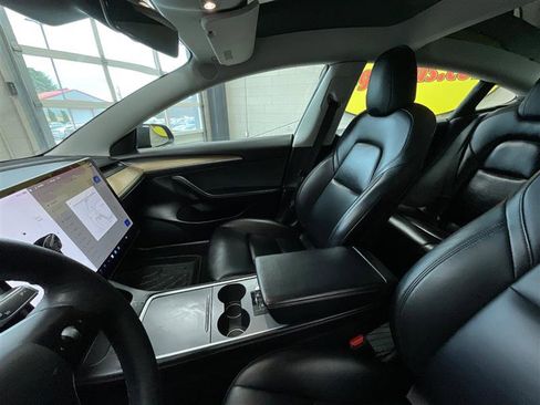 Used 2021 Tesla Model 3 Standard Range Plus RWD image 12