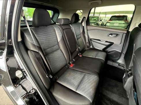Certified 2023 Nissan Rogue SV FWD image 20