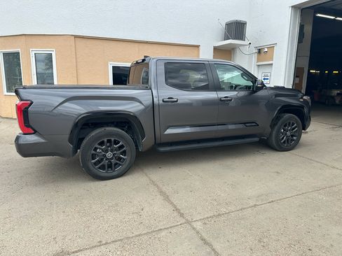 Used 2024 Toyota Tundra Platinum AWD/4WD image 4