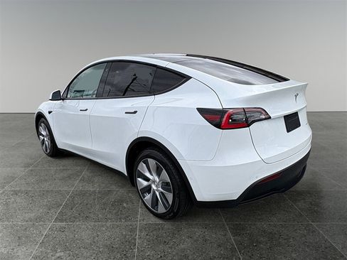 Used 2020 Tesla Model Y Long Range AWD/4WD image 3