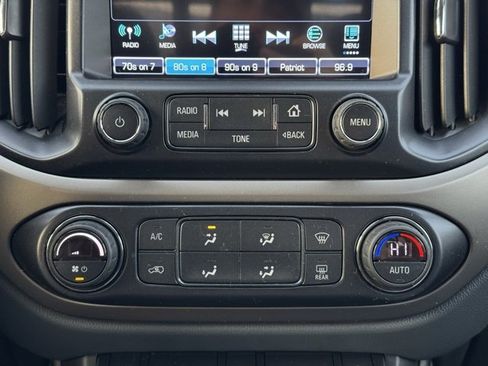 Used 2018 Chevrolet Colorado Z71 image 12