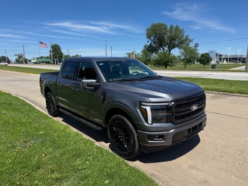 Used 2025 Ford F150 Lariat AWD/4WD image 7