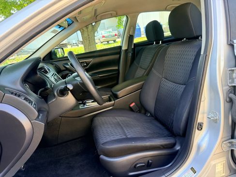 Used 2016 Nissan Altima 2.5 S w/ Power Driver Seat Package FWD image 13