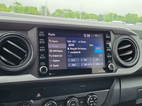 Used 2020 Toyota Tacoma TRD Sport image 26