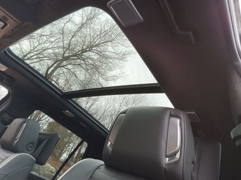 Used 2026 Cadillac Escalade Platinum Sport w/ LPO, ONYX Package image 11