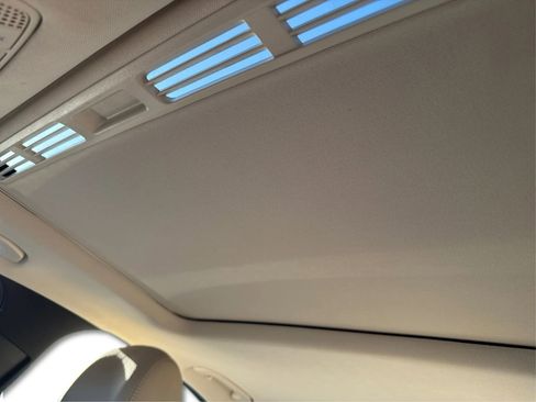 Used 2019 Mercedes-Benz C 300 4MATIC Sedan image 24