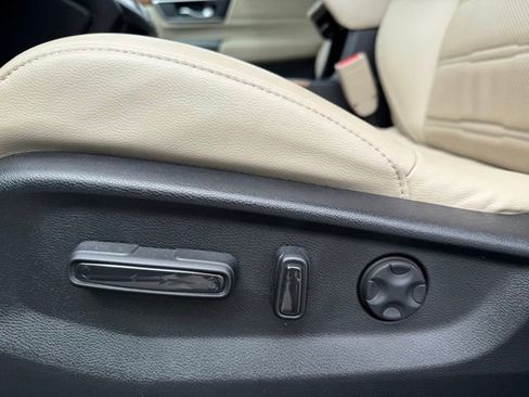 Used 2022 Honda CR-V Touring image 19
