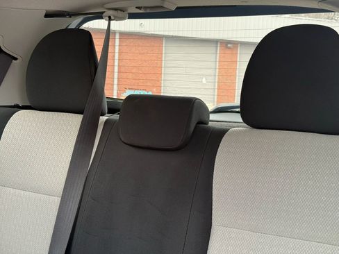 Used 2014 Toyota Yaris L image 17