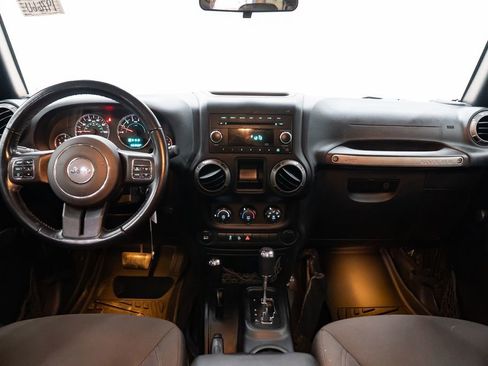 Used 2018 Jeep Wrangler Unlimited Sport w/ Connectivity Group image 9