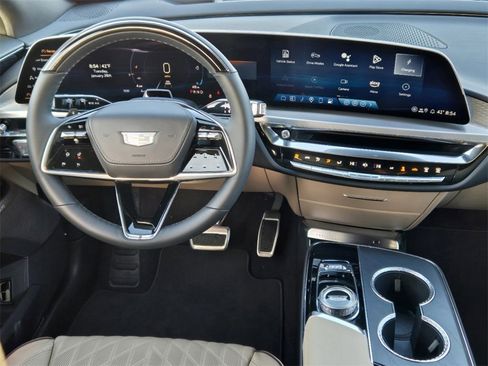 New 2025 Cadillac Lyriq Sport image 28