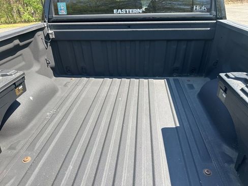 Used 2015 Toyota Tundra SR5 w/ SR5 Upgrade Package image 8