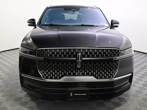 Used 2025 Lincoln Navigator Reserve AWD/4WD image 10