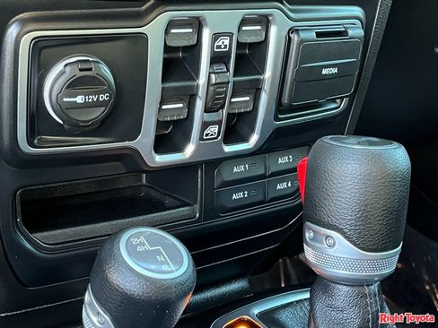Used 2020 Jeep Wrangler Unlimited Sport AWD/4WD image 30