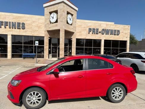 Used 2020 Chevrolet Sonic LT FWD image 2